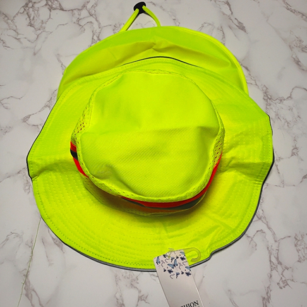 Mens safety mesh and fabric hat.